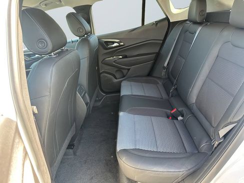 Used 2025 Chevrolet Trax LT FWD image 13