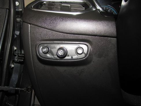 Used 2022 Chevrolet Equinox Premier image 8