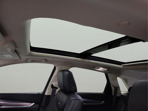 Used 2019 Cadillac XT5 Luxury w/ LPO, Black Ice Package image 13