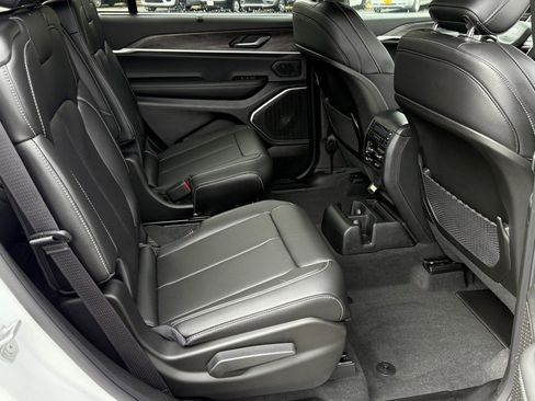 New 2025 Jeep Grand Cherokee L Limited w/ Luxury Tech Group II image 12