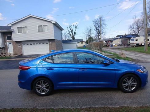 Used 2017 Hyundai Elantra SE FWD image 5