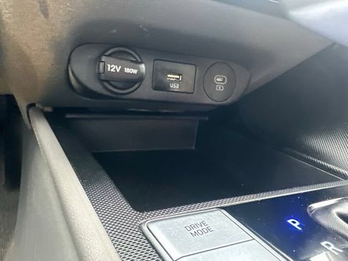 Used 2024 Hyundai Elantra SEL FWD image 30