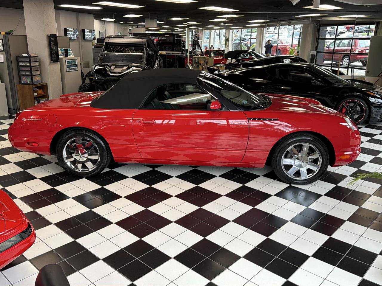 Used 2002 Ford Thunderbird RWD image 3