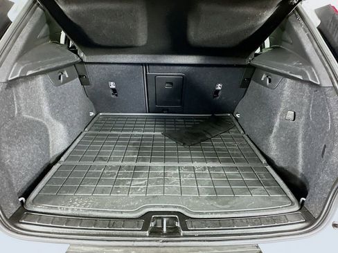 Used 2023 Volvo XC40 B5 Plus w/ Driver Assist Package image 35