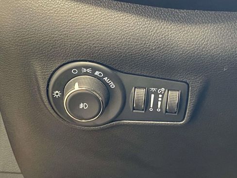 Used 2023 Jeep Compass Trailhawk image 19