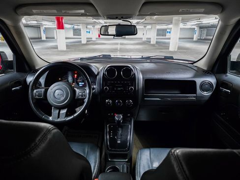 Used 2017 Jeep Patriot High Altitude image 3