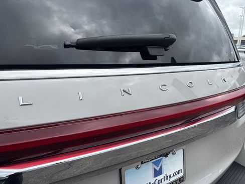 Used 2023 Lincoln Navigator L Reserve AWD/4WD image 11