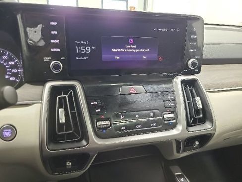 Used 2023 Kia Sorento S w/ Panoramic Sunroof Package AWD/4WD image 32