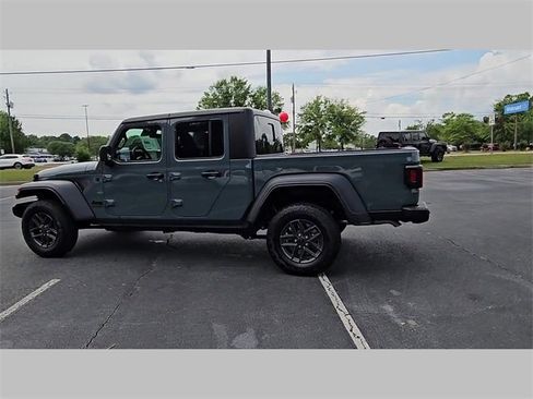 New 2025 Jeep Gladiator Sport image 27