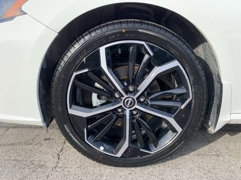 Used 2024 Nissan Altima 2.5 SR image 30