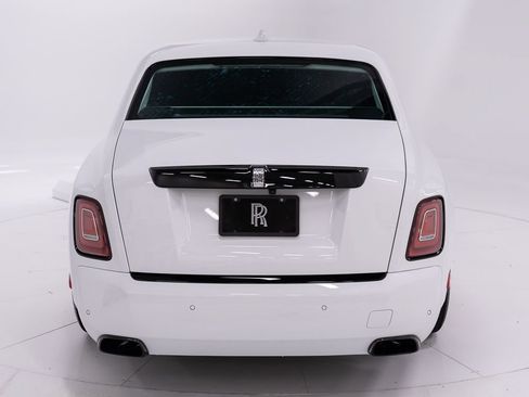 Used 2023 Rolls-Royce Phantom Sedan RWD image 4