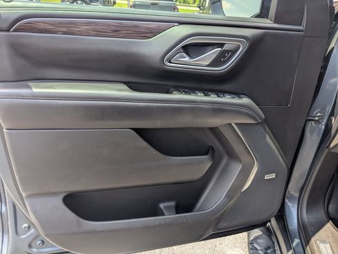 Used 2021 Chevrolet Suburban Z71 w/ Rear Media and Nav Package AWD/4WD image 11