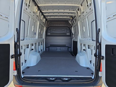 New 2025 Mercedes-Benz Sprinter 2500 image 14