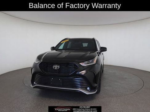 Used 2025 Toyota Highlander XSE AWD/4WD image 32