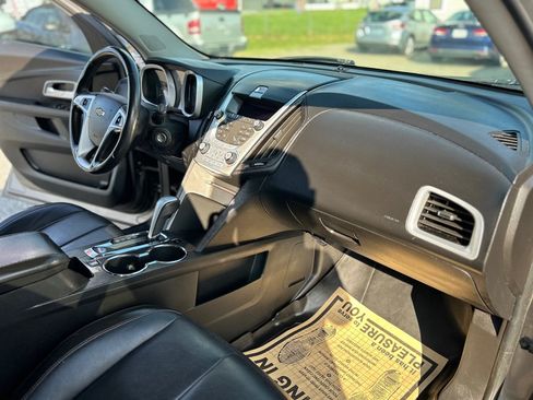 Used 2011 Chevrolet Equinox LT FWD image 16