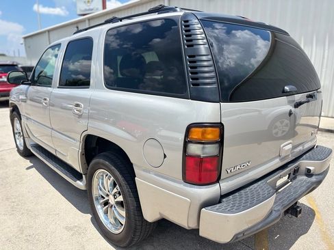 Used 2006 GMC Yukon Denali AWD/4WD image 3
