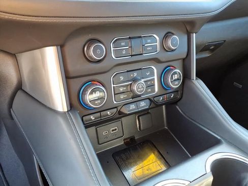 Used 2023 Chevrolet Suburban LT image 26