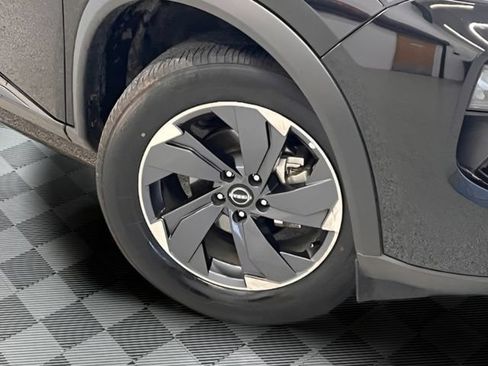 Used 2025 Nissan Rogue SV FWD image 27
