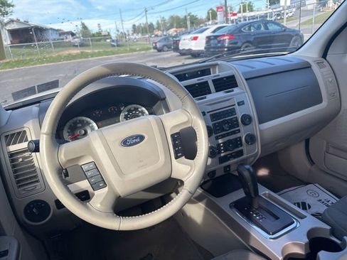 Used 2009 Ford Escape XLT AWD/4WD image 12