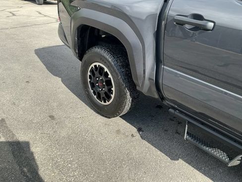 Used 2025 Toyota Tacoma 4x4 Double Cab image 19