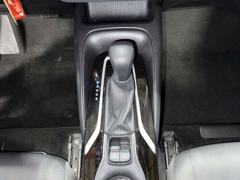 Used 2022 Toyota Corolla LE FWD image 29