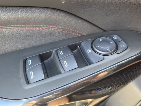 Used 2024 Chevrolet Trax RS image 38