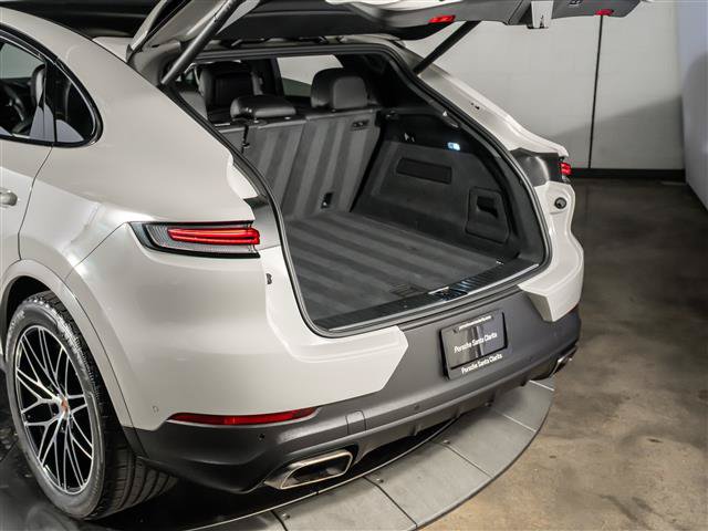 Certified 2025 Porsche Cayenne Coupe AWD/4WD image 34