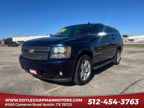 Used 2008 Chevrolet Suburban LTZ w/ LTZ Preferred Equipment Group image 1