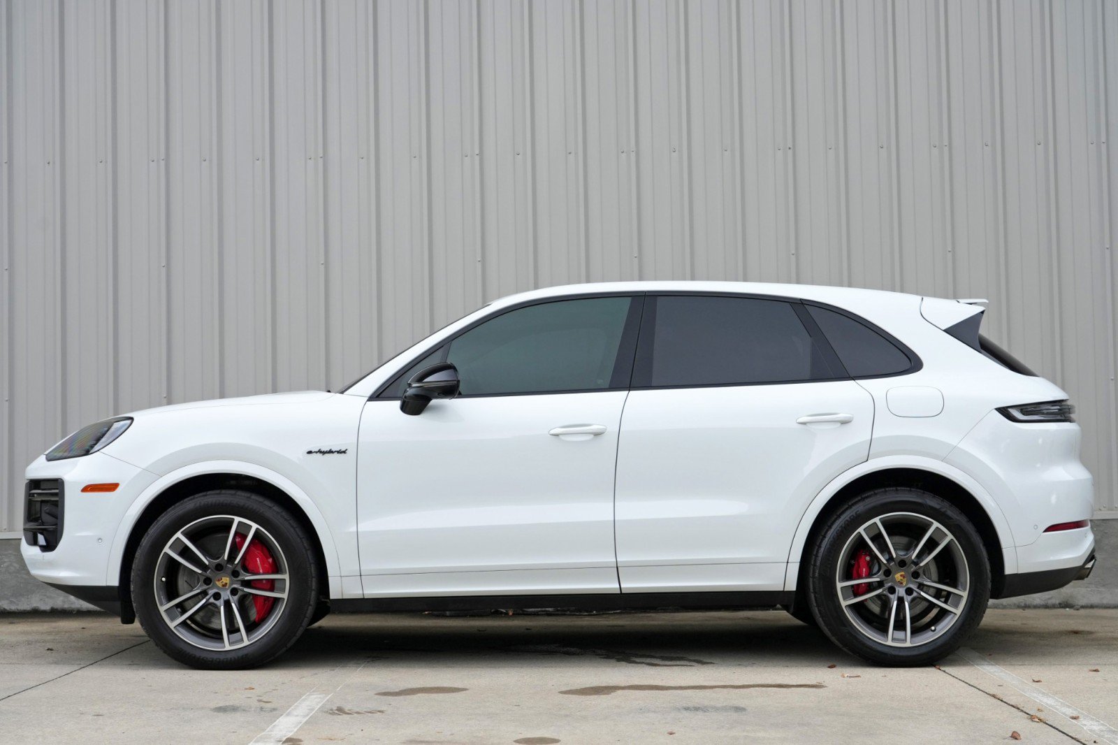 Used 2024 Porsche Cayenne Turbo AWD/4WD image 9