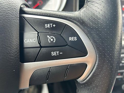 Used 2017 Dodge Charger SXT w/ Plus Group image 19