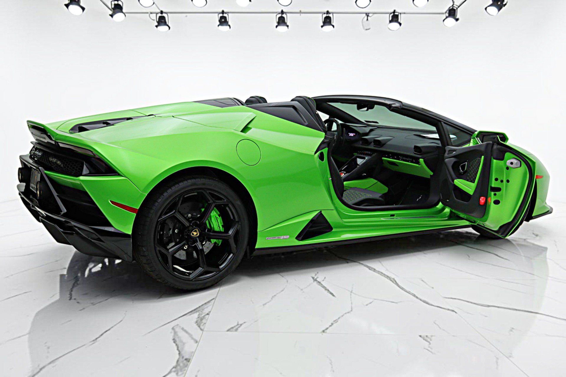 Used 2023 Lamborghini Huracan EVO RWD image 13