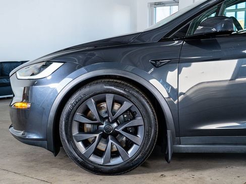 Used 2024 Tesla Model X image 9