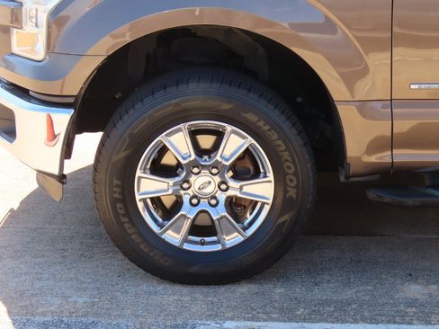 Used 2015 Ford F150 XLT w/ Equipment Group 302A Luxury image 6