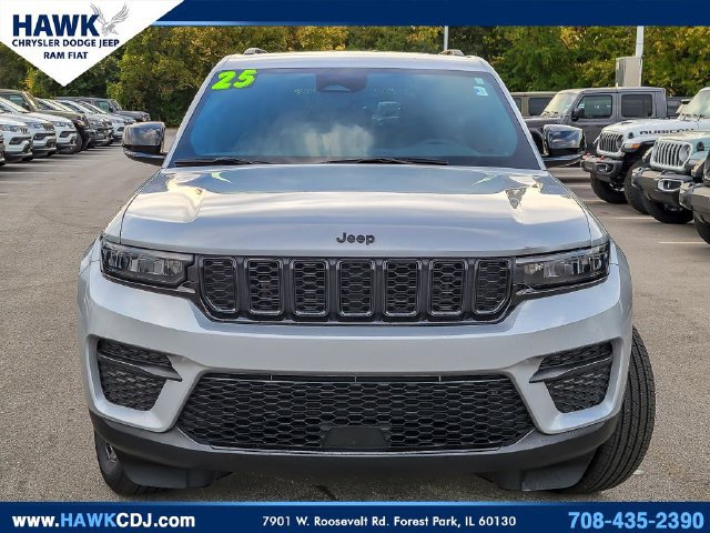 Certified 2025 Jeep Grand Cherokee Altitude AWD/4WD image 4