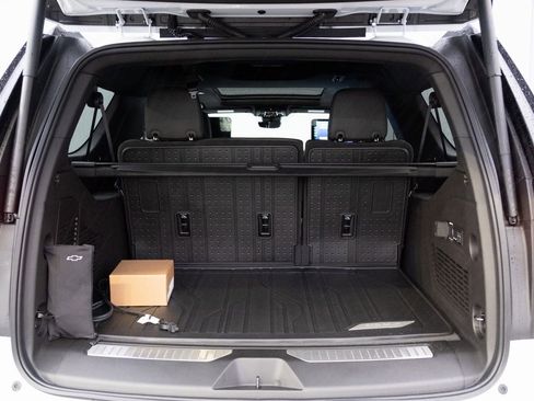 New 2026 Chevrolet Suburban Premier AWD/4WD image 29