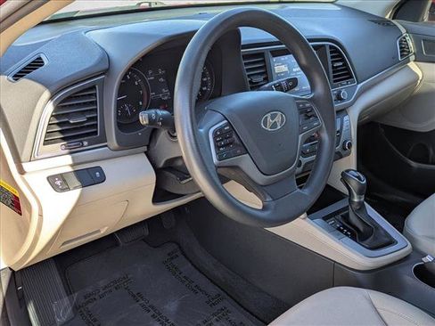 Used 2017 Hyundai Elantra SE image 10