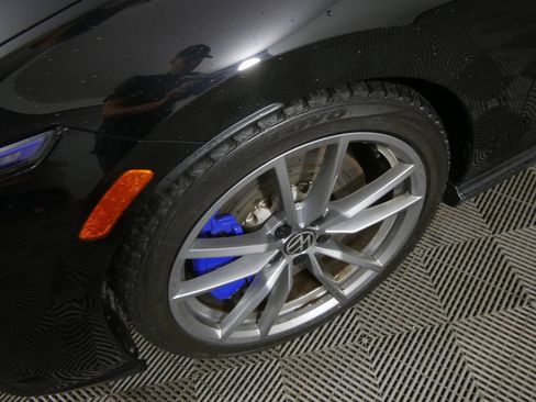 Used 2024 Volkswagen Golf R AWD/4WD image 12