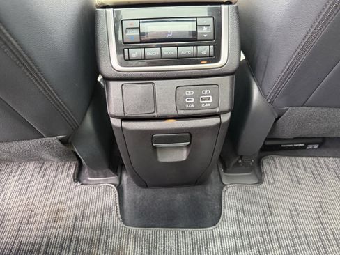 Used 2023 Subaru Ascent Limited w/ Technology Package image 16