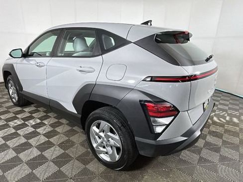 Used 2025 Hyundai Kona SE AWD/4WD image 5