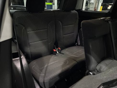 Used 2019 GMC Acadia SLE FWD image 19
