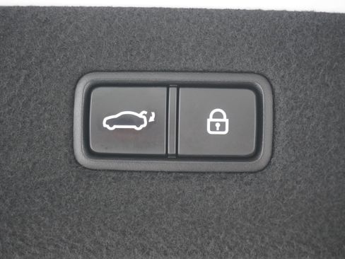 Used 2018 Genesis G90 5.0 Ultimate AWD/4WD image 30