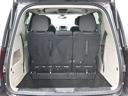 Used 2019 Dodge Grand Caravan SE image 13