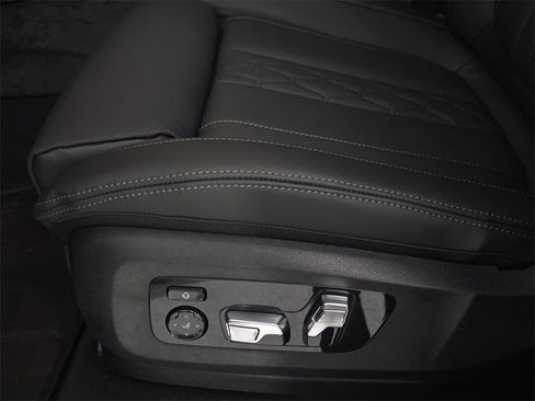 New 2026 BMW X5 xDrive50e w/ M Sport Package image 28