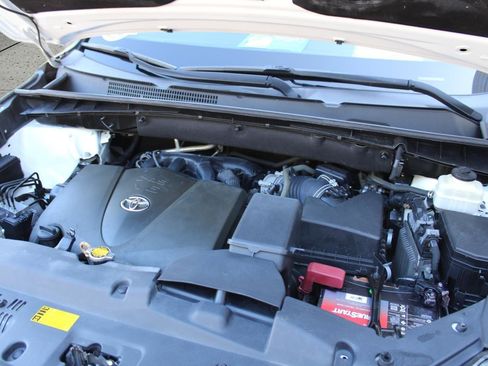 Used 2017 Toyota Highlander XLE image 49