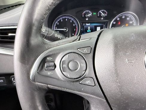 Used 2018 Buick Enclave Essence image 13