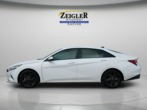 Certified 2023 Hyundai Elantra SEL w/ Cargo Package FWD image 4
