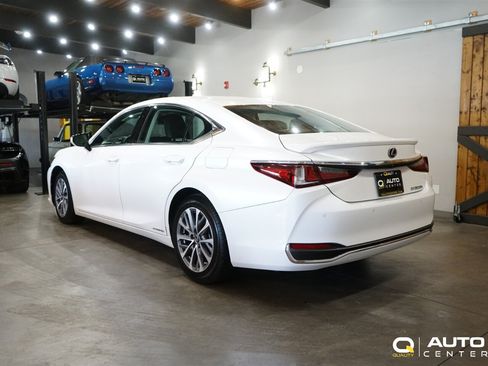 Used 2022 Lexus ES 300h FWD image 6