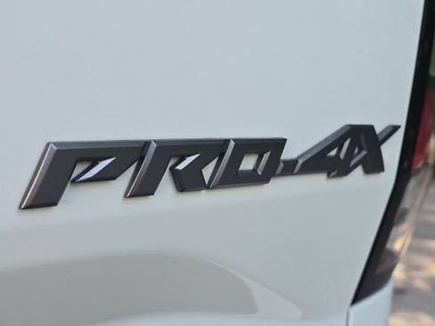 Used 2022 Nissan Frontier PRO-4X w/ Pro-4X Premium Package AWD/4WD image 11