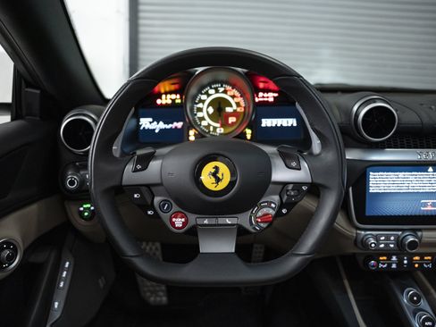 Used 2023 Ferrari Portofino M RWD image 40