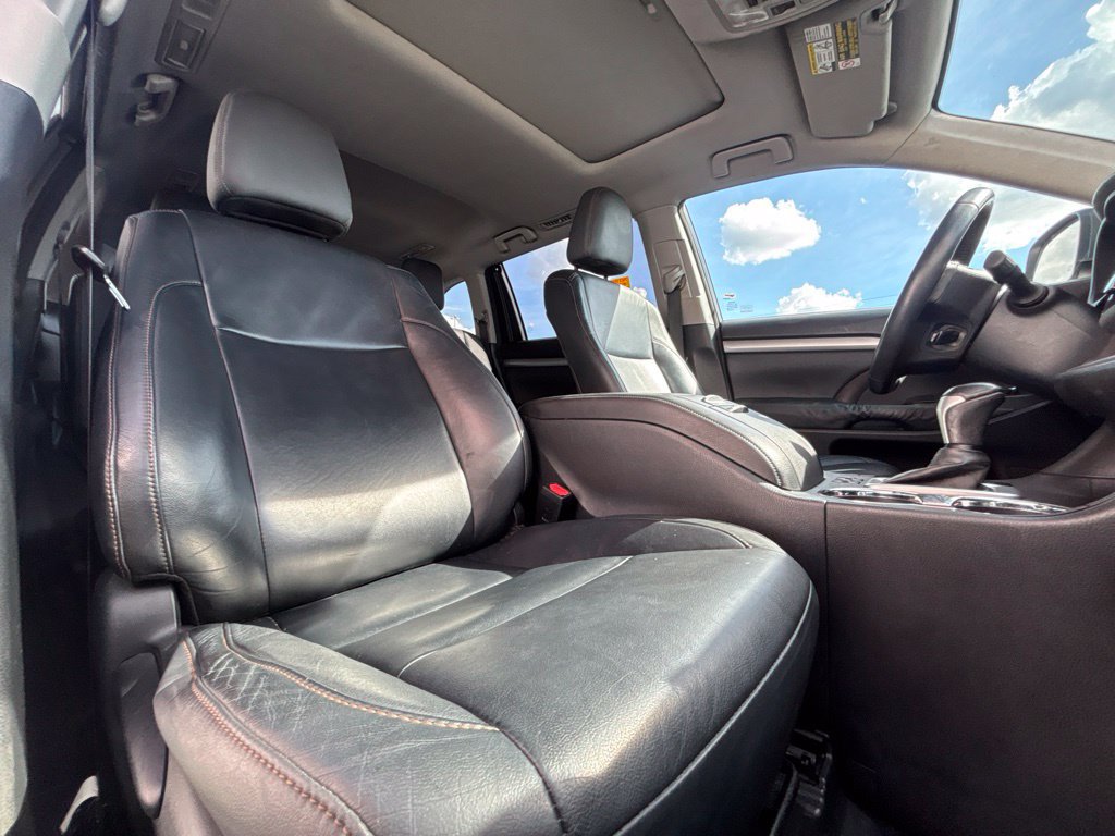 Used 2014 Toyota Highlander XLE FWD image 27